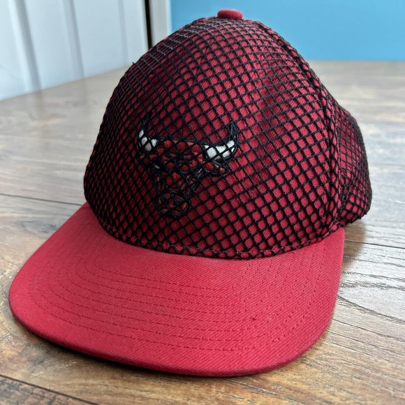 Chicago Bulls Hat Mitchell & Ness‎ Red Black Mesh Netting NBA Wool Vintage? Rare - Picture 1 of 12